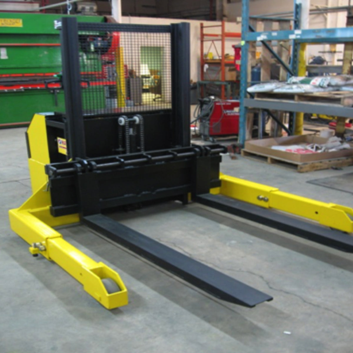Electric Straddle Stacker – 500 lb to 12,000 lb Capacity – Superlift ...